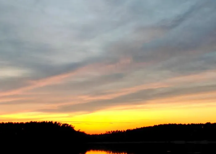 Lesna Ostoja W Centrum Puszczy Nadnoteckiej Otoczona 3 Jeziorami